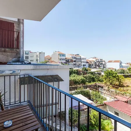 Sunny Apartment *